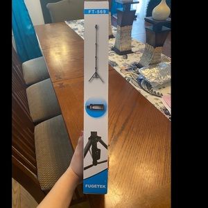 BRAND NEW Tripod & selfie stick